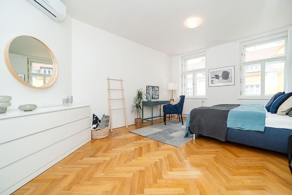 Apartment Bright And Spacious Appt