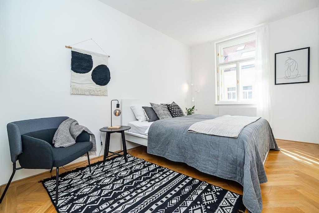 Bright And Spacious Appt Apartment *