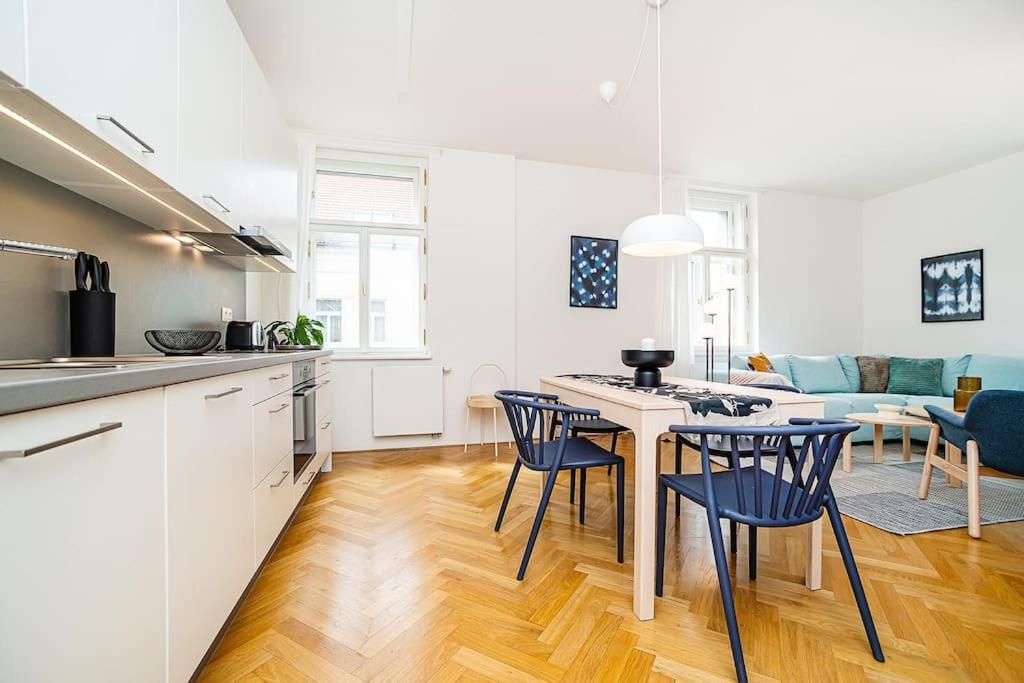 Bright And Spacious Appt